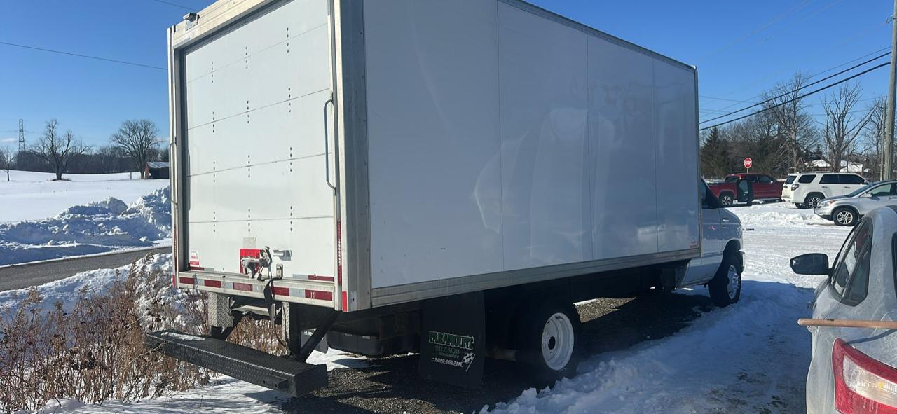 2018 Ford E-Series Cutaway 16’box Photo