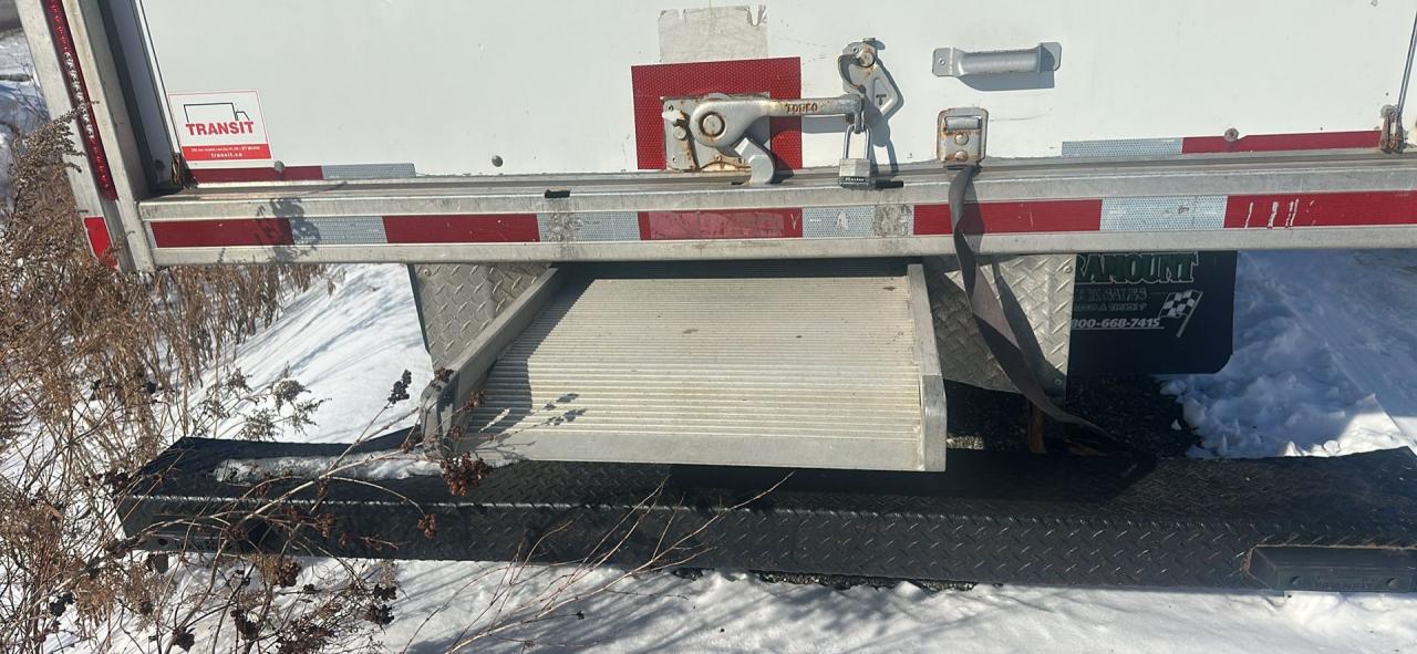 2018 Ford E-Series Cutaway 16’box Photo3