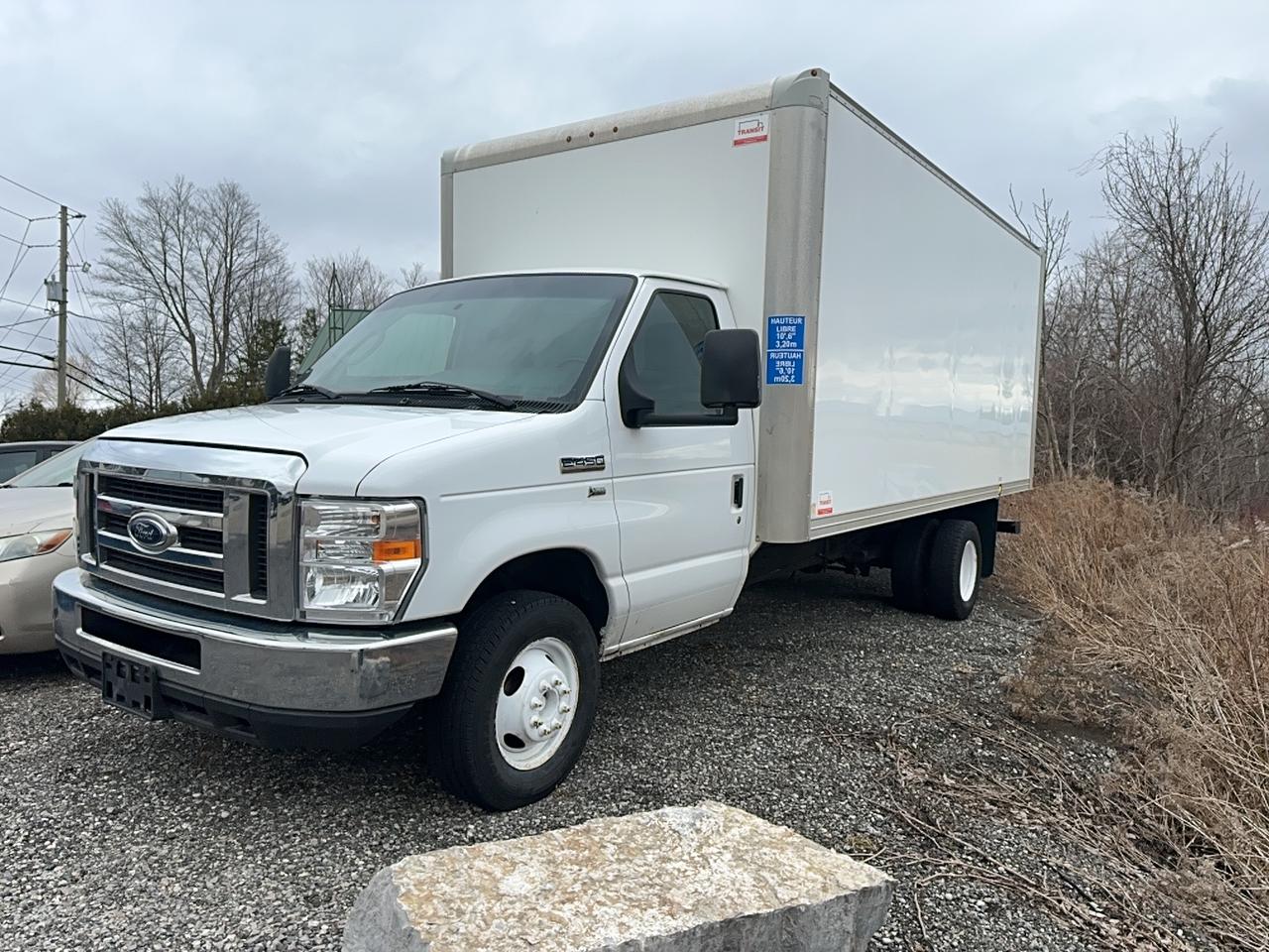 2018 Ford E-Series Cutaway 16’box Photo