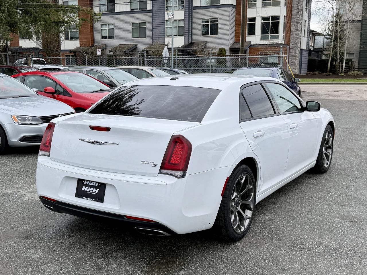 2016 Chrysler 300 FINANCING AVAILABLE Photo5