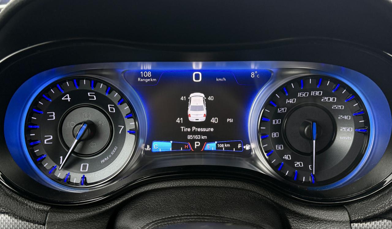 2016 Chrysler 300 FINANCING AVAILABLE Photo11