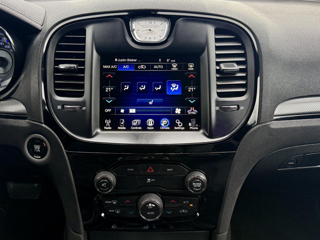 2016 Chrysler 300 FINANCING AVAILABLE Photo13