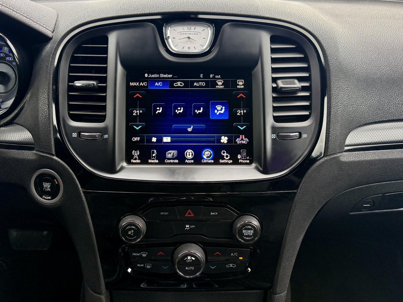 2016 Chrysler 300 FINANCING AVAILABLE Photo13