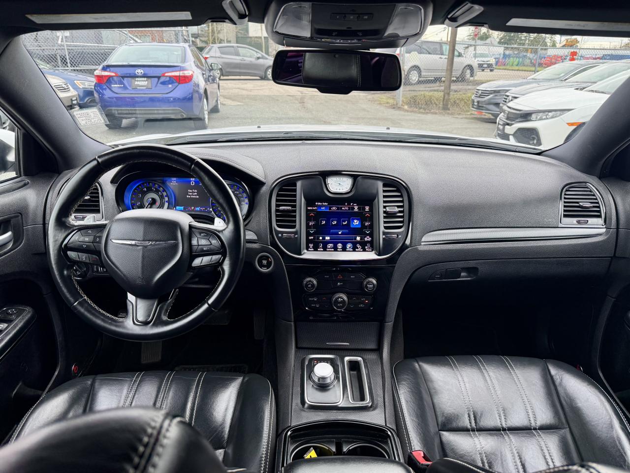 2016 Chrysler 300 FINANCING AVAILABLE Photo10