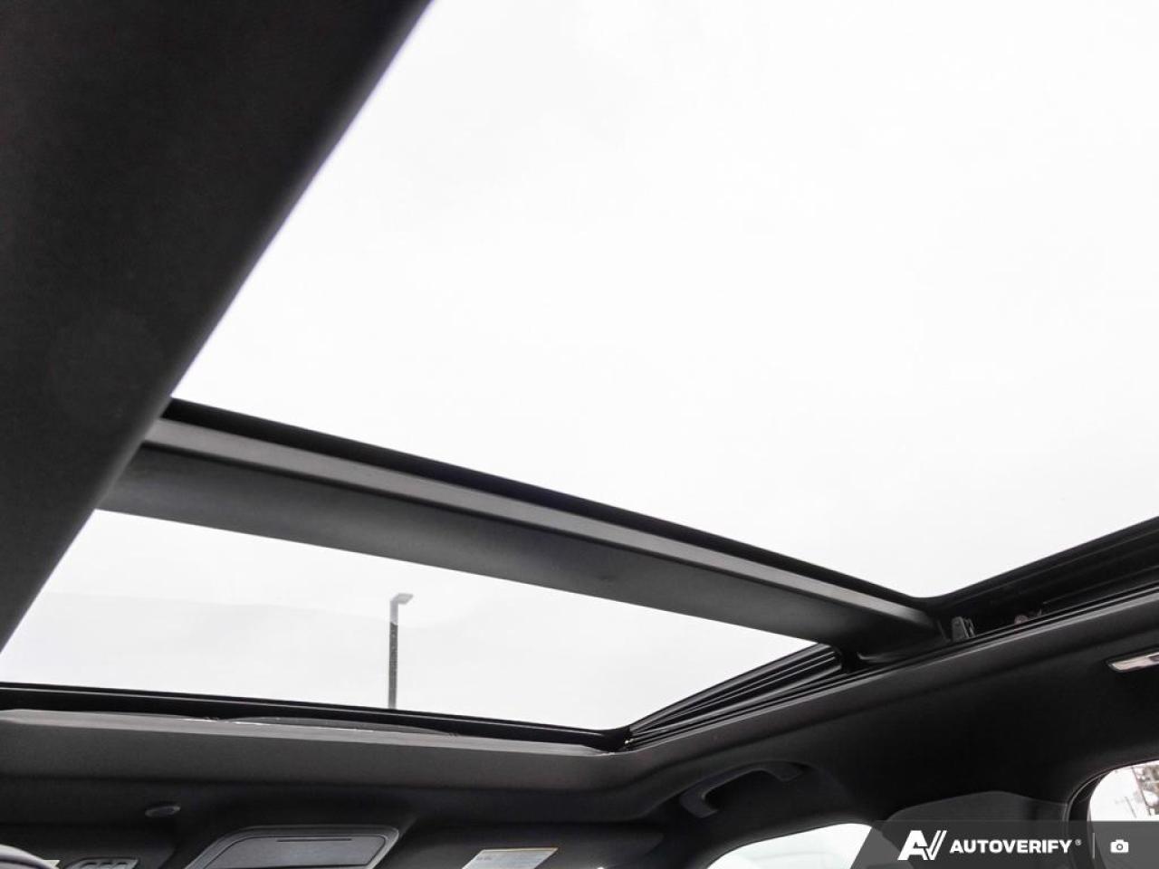 2025 Ford Explorer ST-Line 300A | PREMIUM PACKAGE | ST-LINE PACK | NAVIGATION Photo