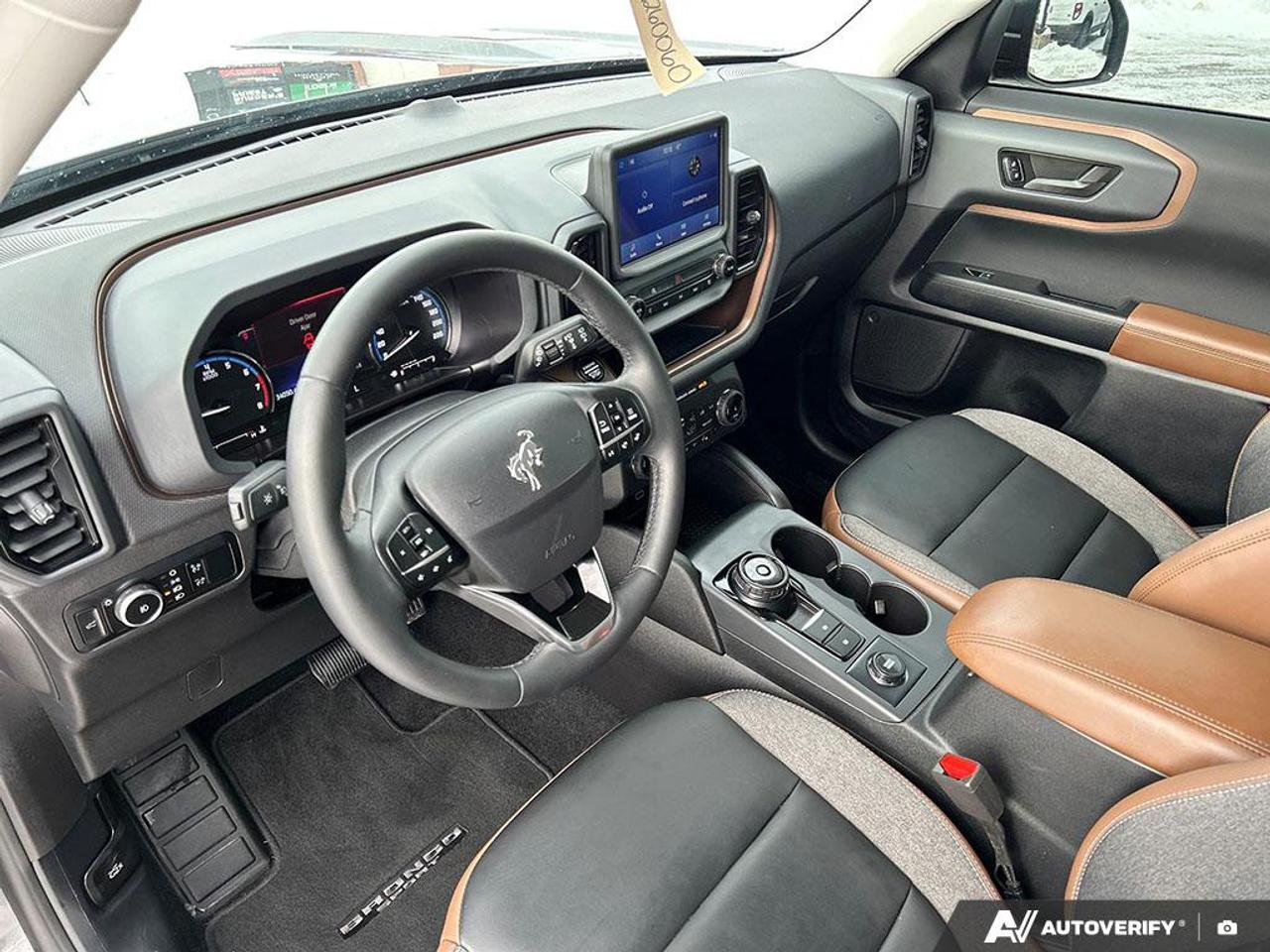 2024 Ford Bronco Sport Outer Banks ONE OWNER NO ACCIDENTS 4X4 Photo