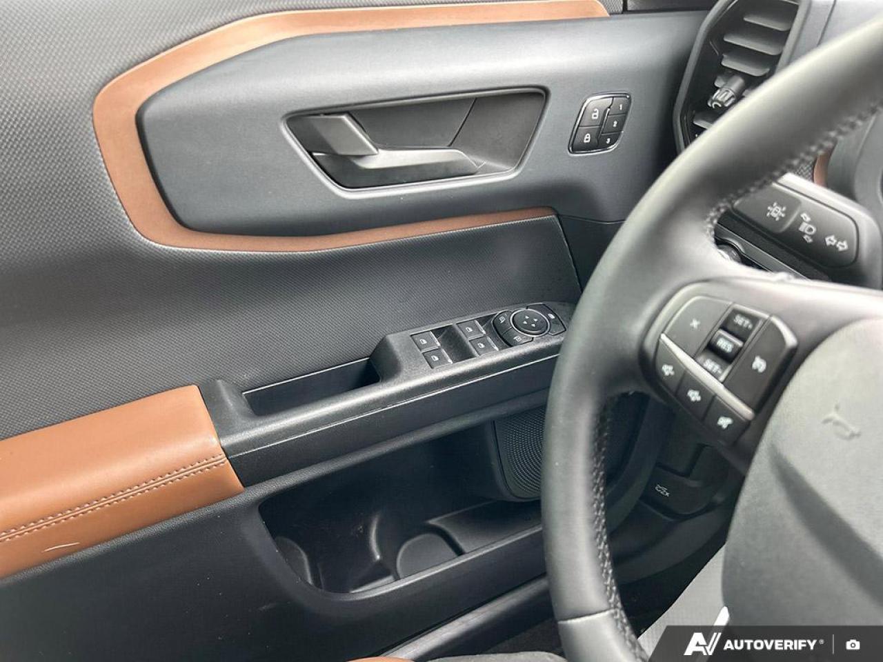 2024 Ford Bronco Sport Outer Banks ONE OWNER NO ACCIDENTS 4X4 Photo