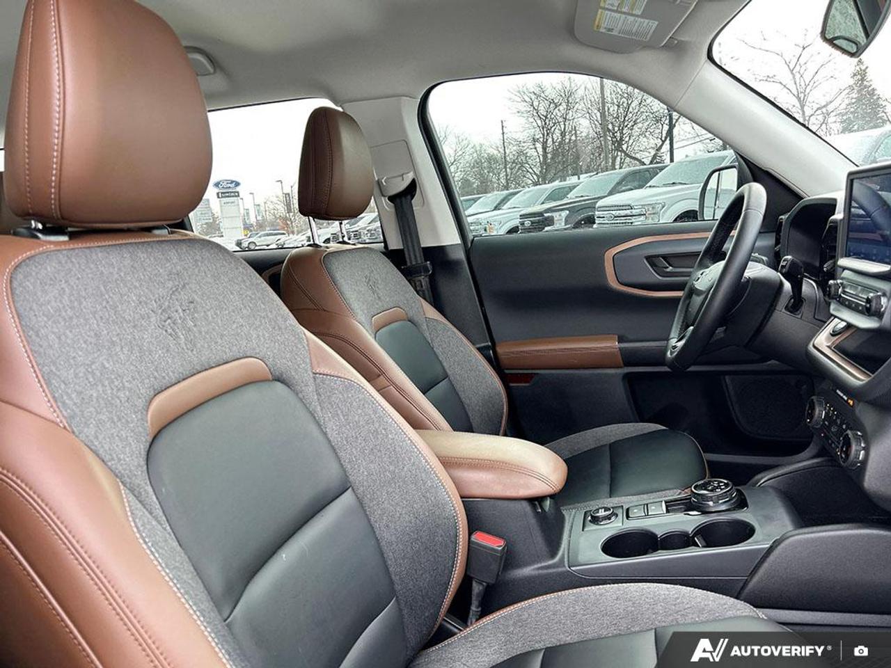 2024 Ford Bronco Sport Outer Banks ONE OWNER NO ACCIDENTS 4X4 Photo