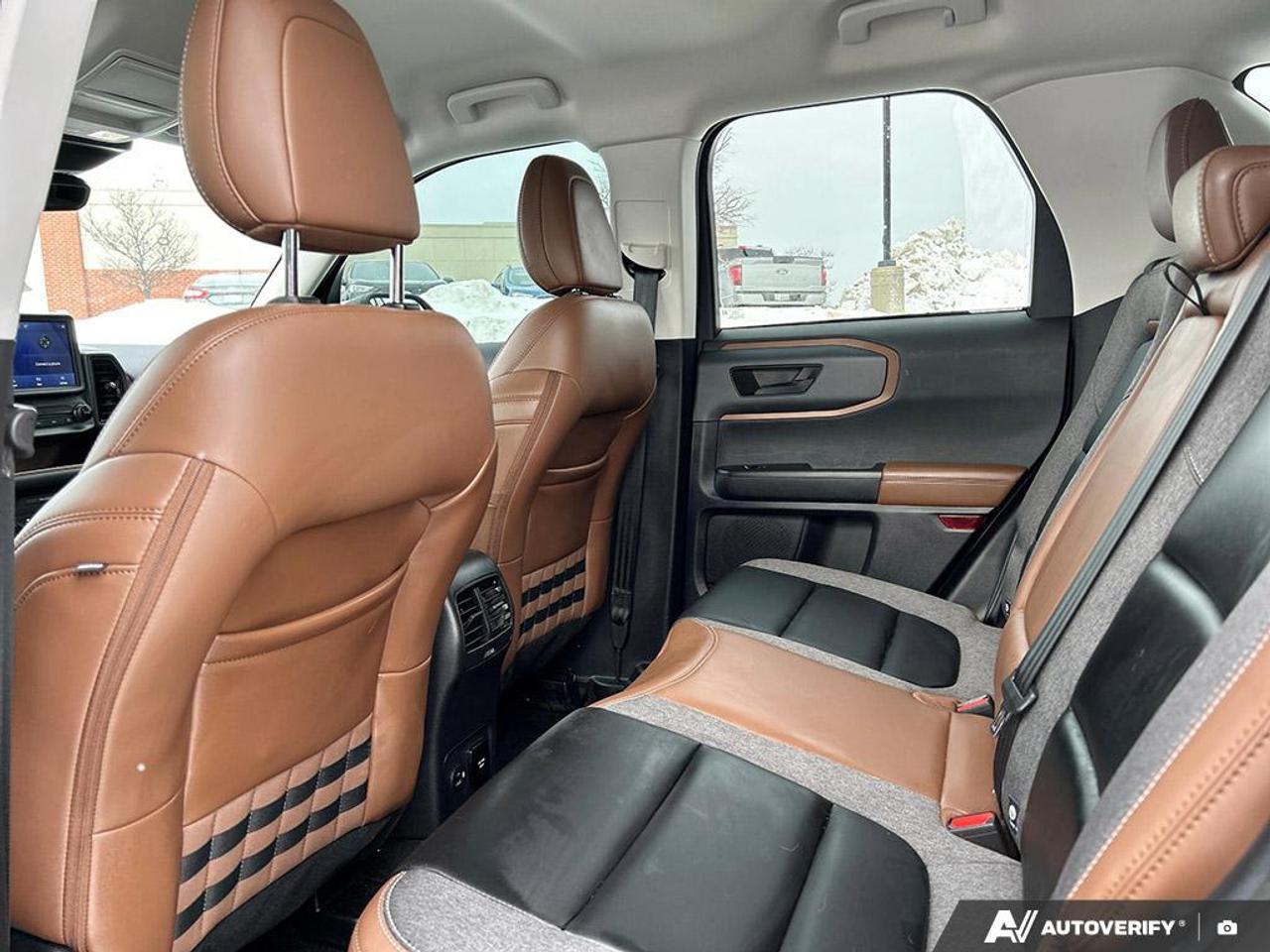 2024 Ford Bronco Sport Outer Banks ONE OWNER NO ACCIDENTS 4X4 Photo