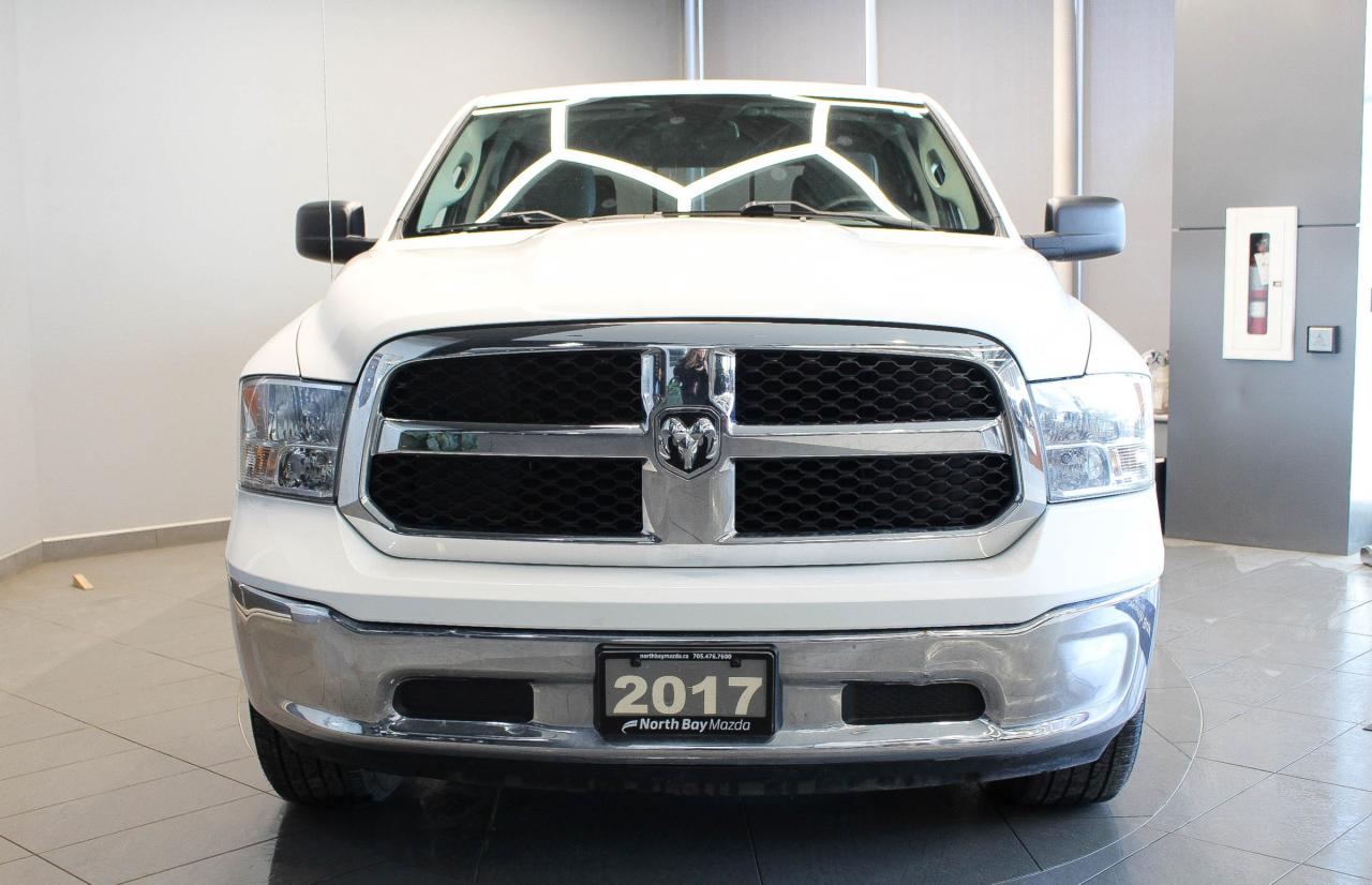 2017 RAM 1500 SLT 5.7L HEMI - CLOTH UPHOLSTERY -  TONNEAU COVER Photo2