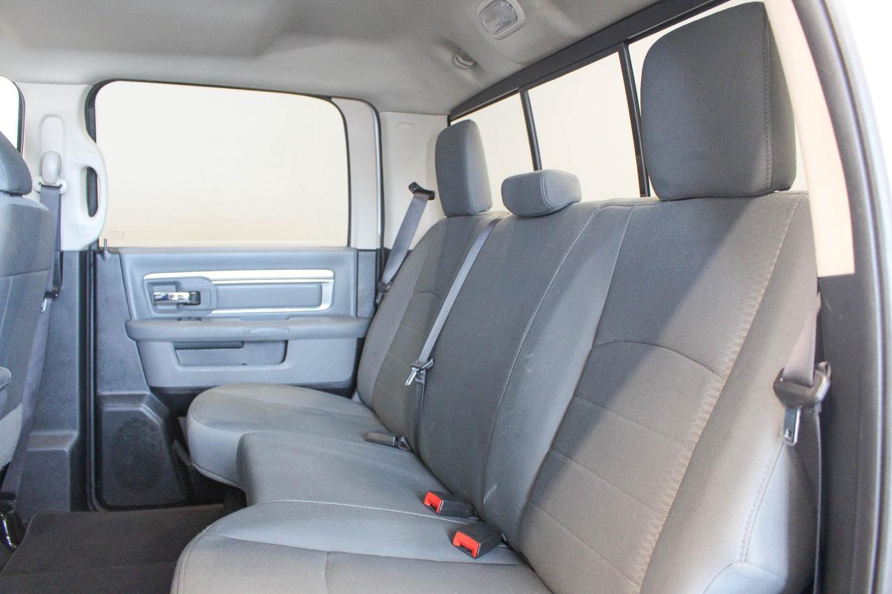 2017 RAM 1500 SLT 5.7L HEMI - CLOTH UPHOLSTERY -  TONNEAU COVER Photo