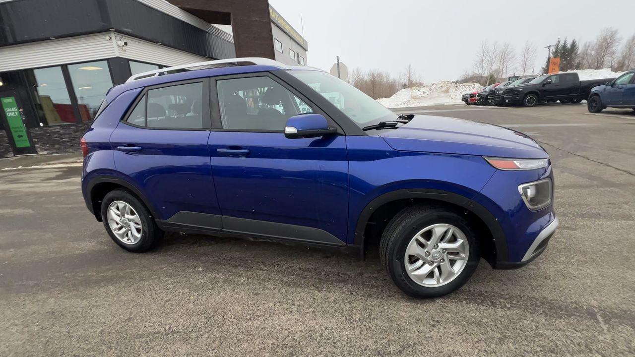 2020 Hyundai Venue Trend Photo