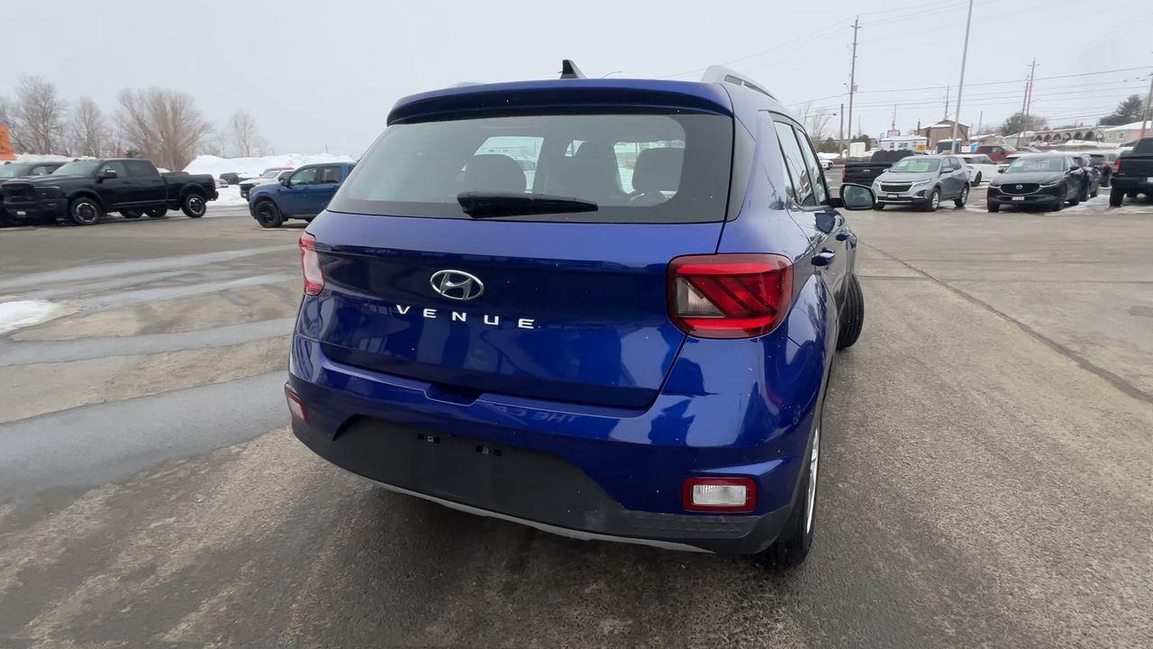 2020 Hyundai Venue Trend Photo