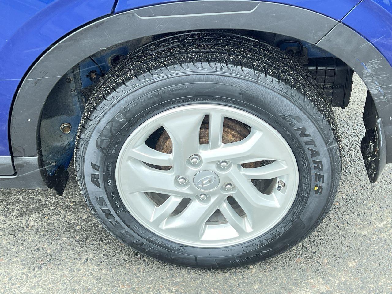 2020 Hyundai Venue Trend Photo