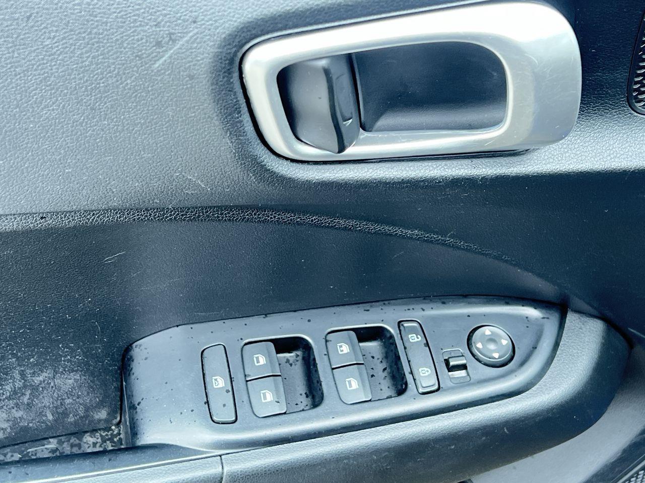 2020 Hyundai Venue Trend Photo