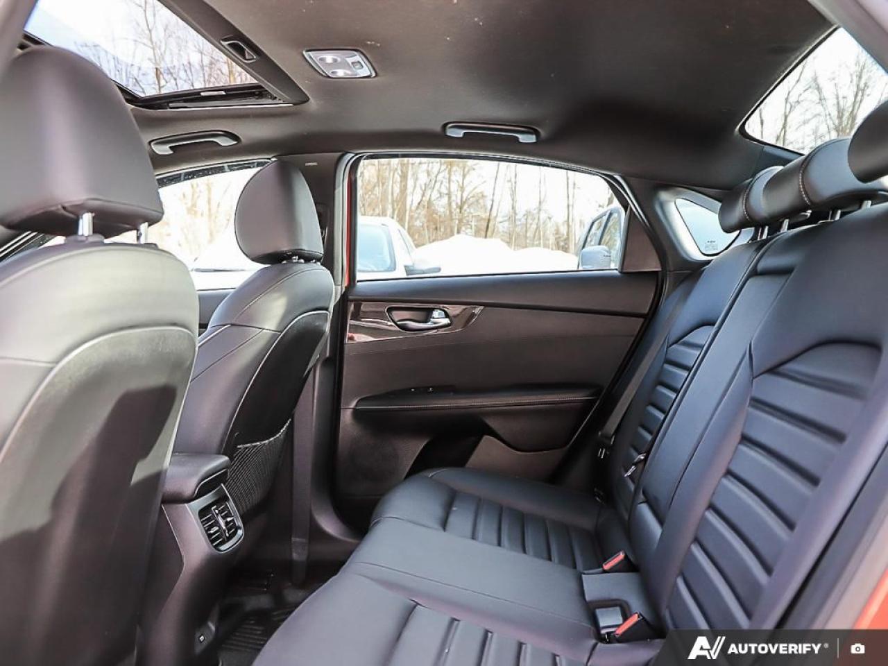 2023 Kia Forte GT-Line,LOW KM,NAVI,PWR S/ROOF,R/V CAM,LEATHER INT Photo