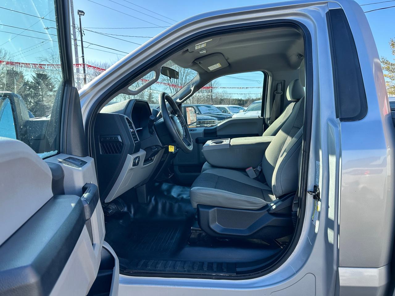 2016 Ford F-150 XL RegCab 4x4 LongBox 5.0L V8 Bluetooth A/C Alloys Photo