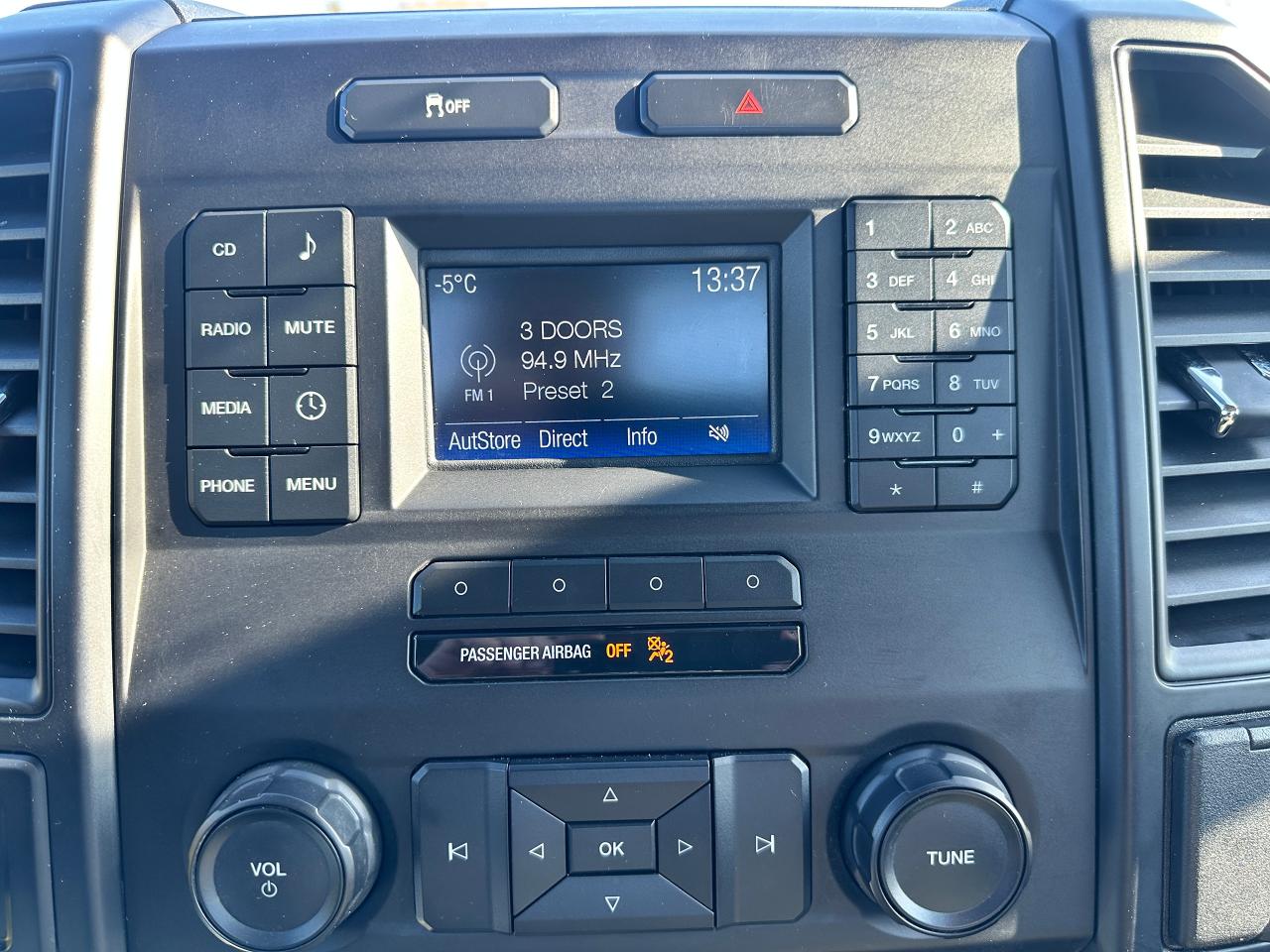 2016 Ford F-150 XL RegCab 4x4 LongBox 5.0L V8 Bluetooth A/C Alloys Photo