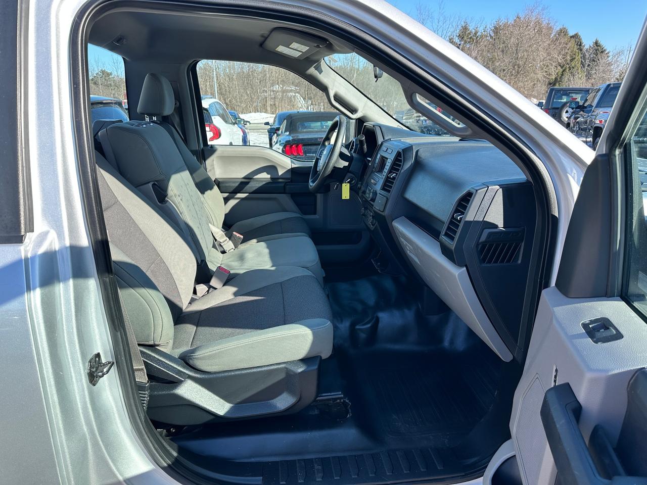 2016 Ford F-150 XL RegCab 4x4 LongBox 5.0L V8 Bluetooth A/C Alloys Photo