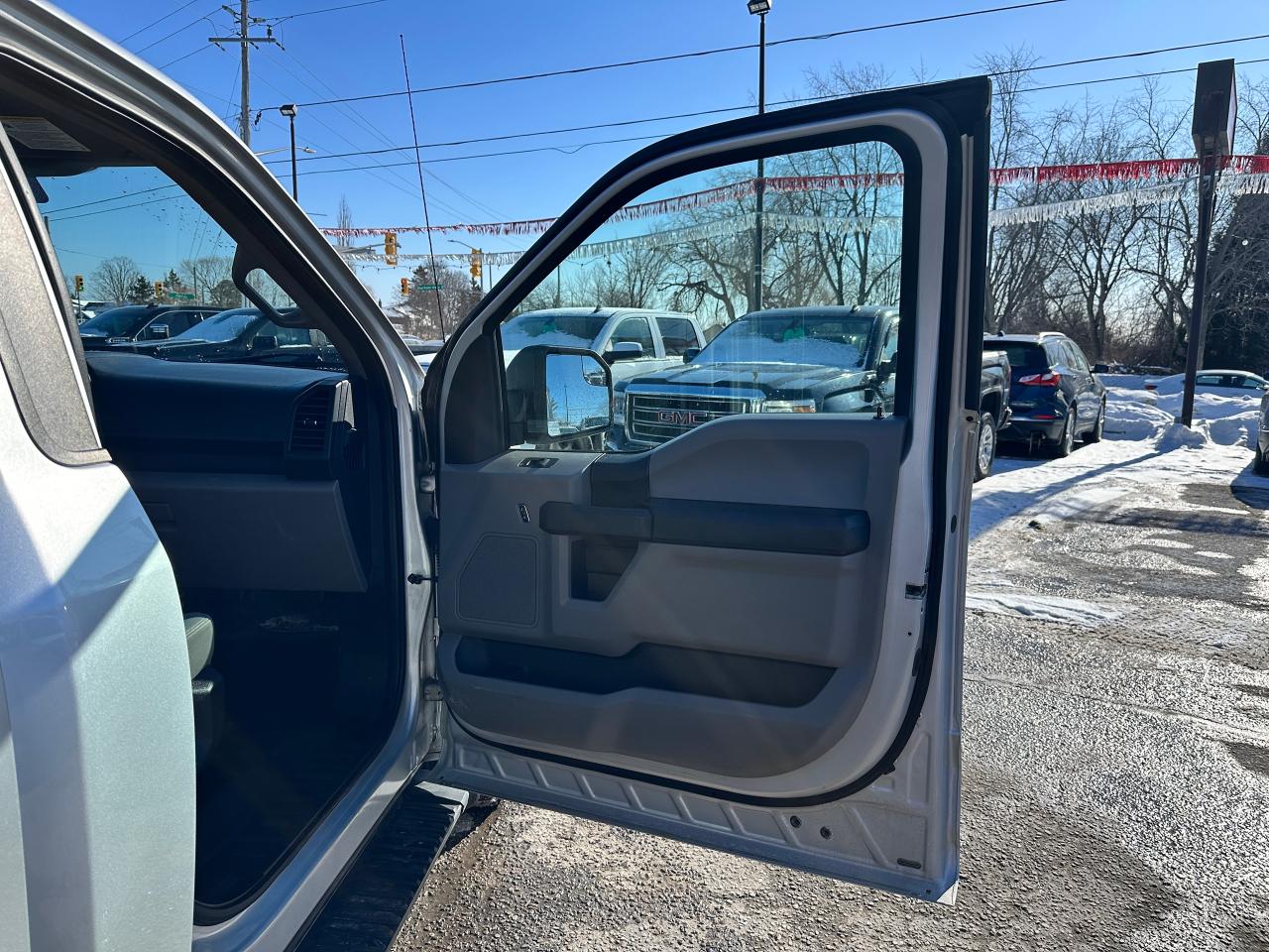 2016 Ford F-150 XL RegCab 4x4 LongBox 5.0L V8 Bluetooth A/C Alloys Photo