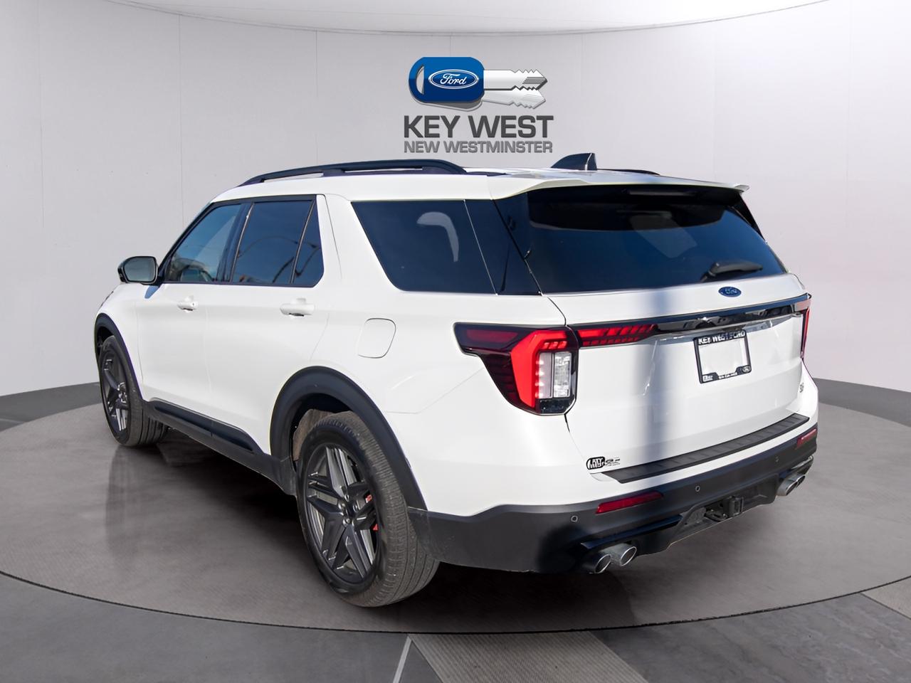 2026 Ford Explorer ST 4WD Photo1