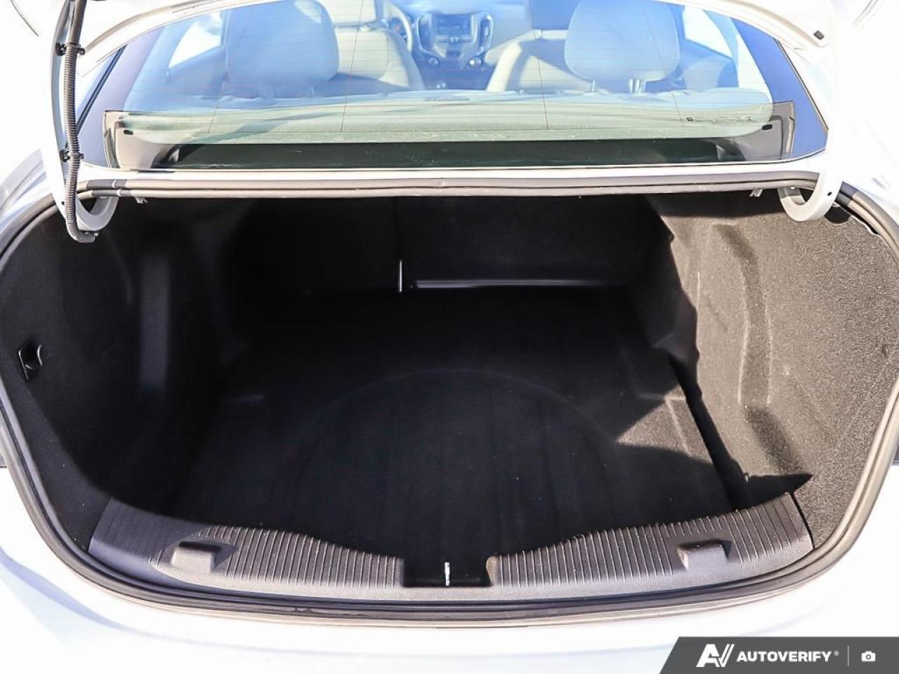 2018 Chevrolet Cruze LT, LOW KM'S, R/V CAM, H/SEATS, B.TOOTH Photo