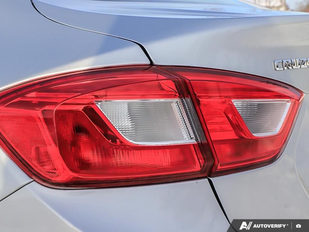 2018 Chevrolet Cruze LT, LOW KM'S, R/V CAM, H/SEATS, B.TOOTH Photo