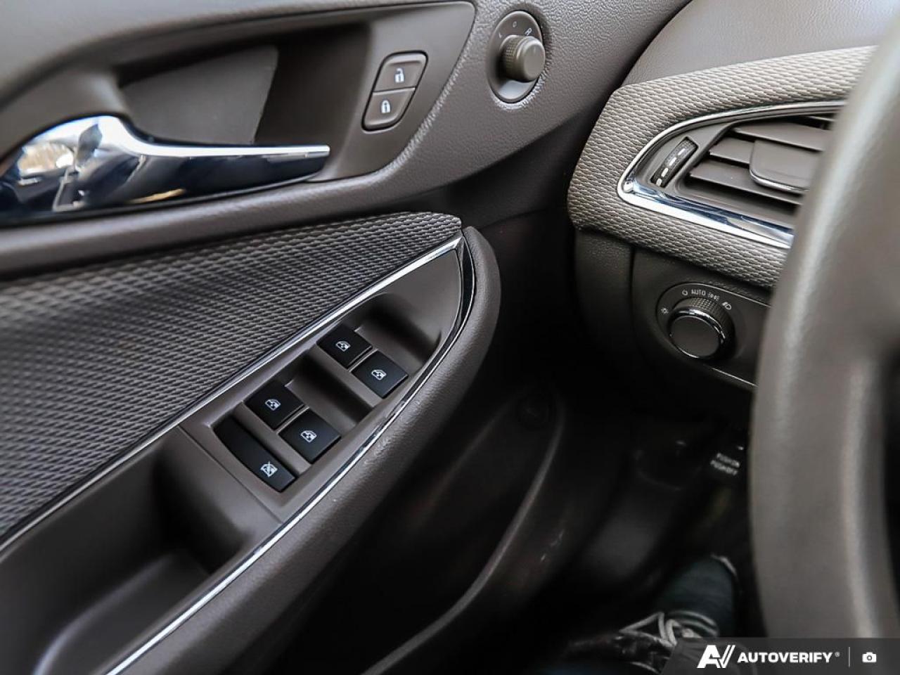 2018 Chevrolet Cruze LT, LOW KM'S, R/V CAM, H/SEATS, B.TOOTH Photo