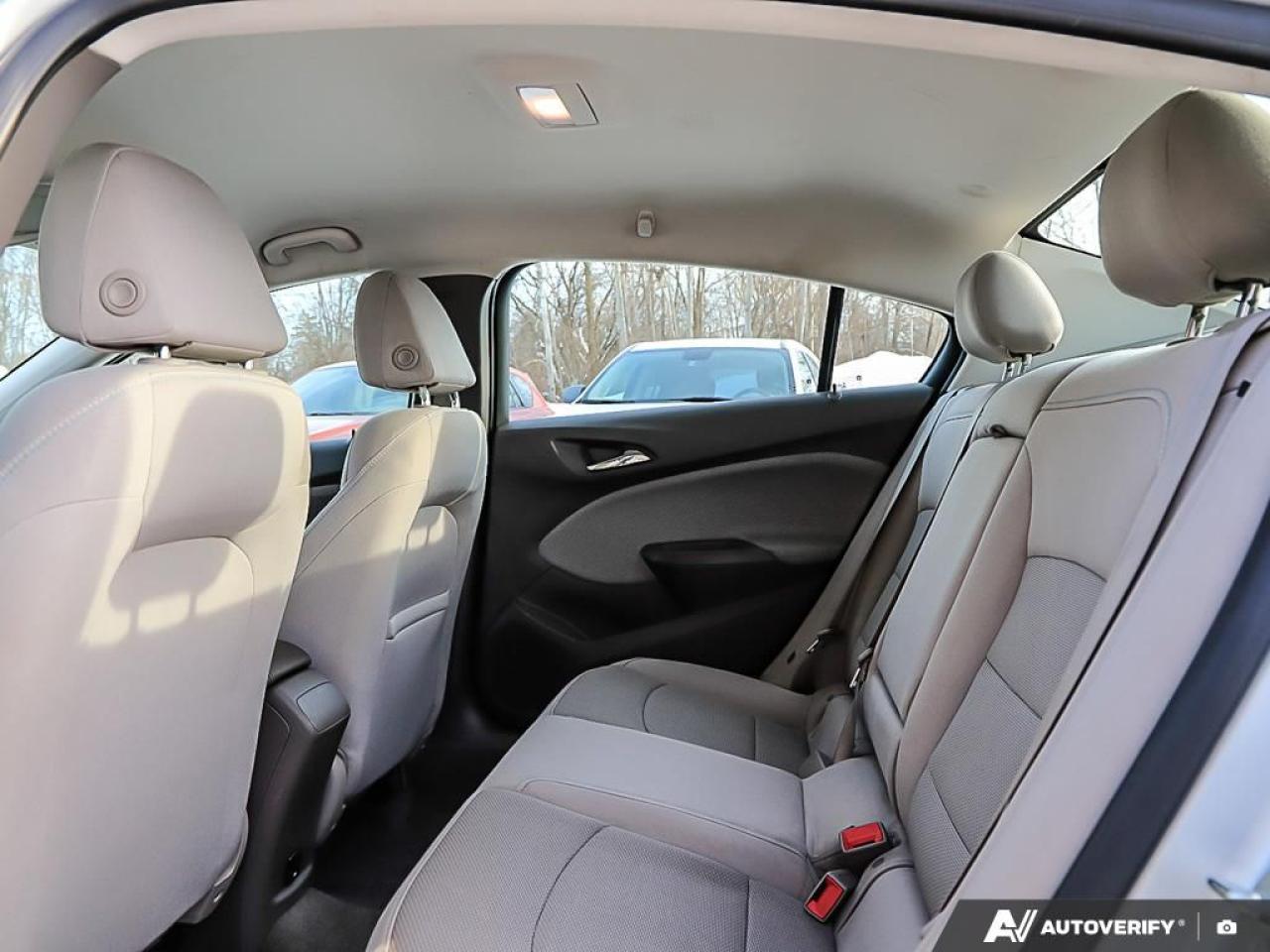 2018 Chevrolet Cruze LT, LOW KM'S, R/V CAM, H/SEATS, B.TOOTH Photo