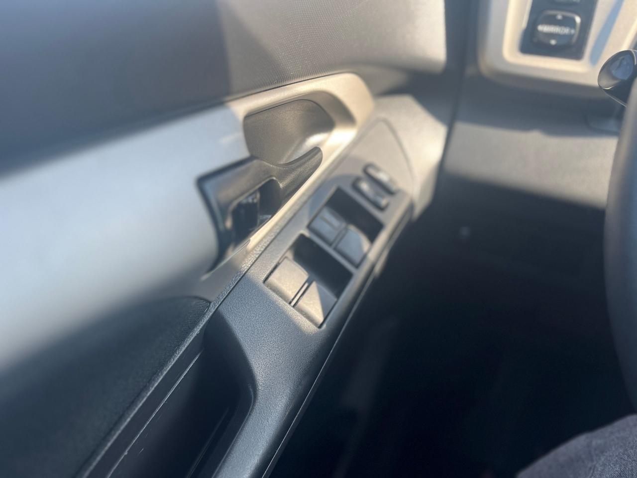 2014 Toyota Matrix 4DR WGN AUTO FWD Photo