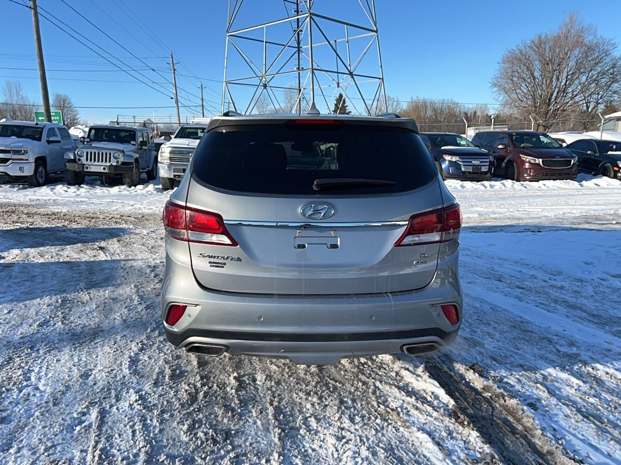 2017 Hyundai Santa Fe XL Luxury REBUILT TITLE Photo