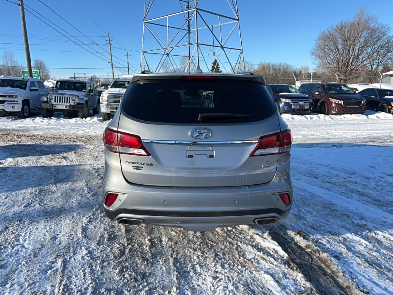 2017 Hyundai Santa Fe XL Luxury REBUILT TITLE Photo