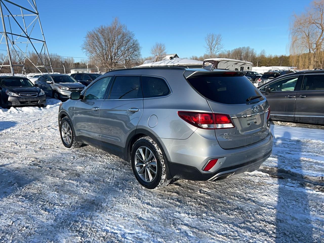 2017 Hyundai Santa Fe XL Luxury REBUILT TITLE Photo