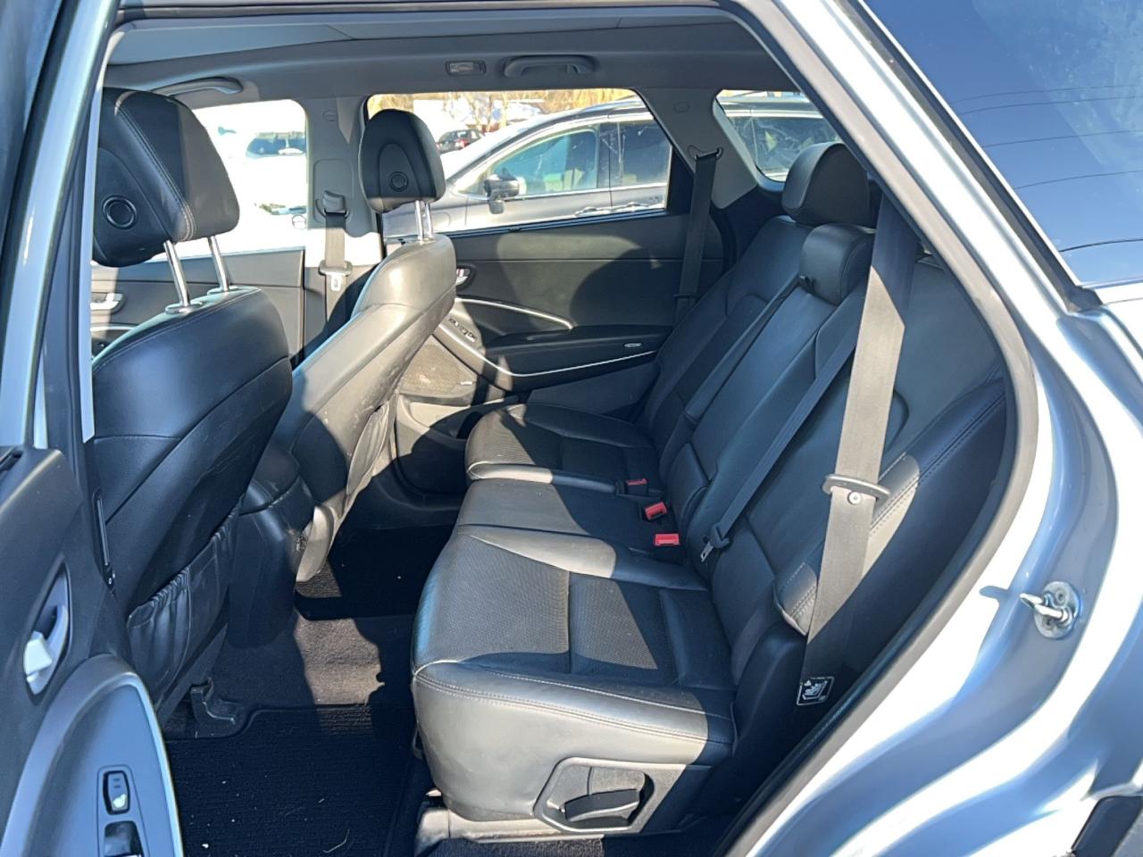 2017 Hyundai Santa Fe XL Luxury REBUILT TITLE Photo