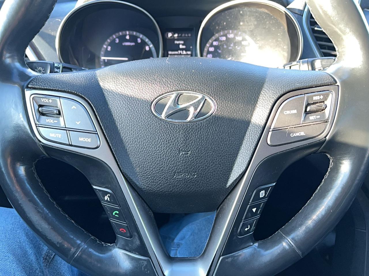 2017 Hyundai Santa Fe XL Luxury REBUILT TITLE Photo