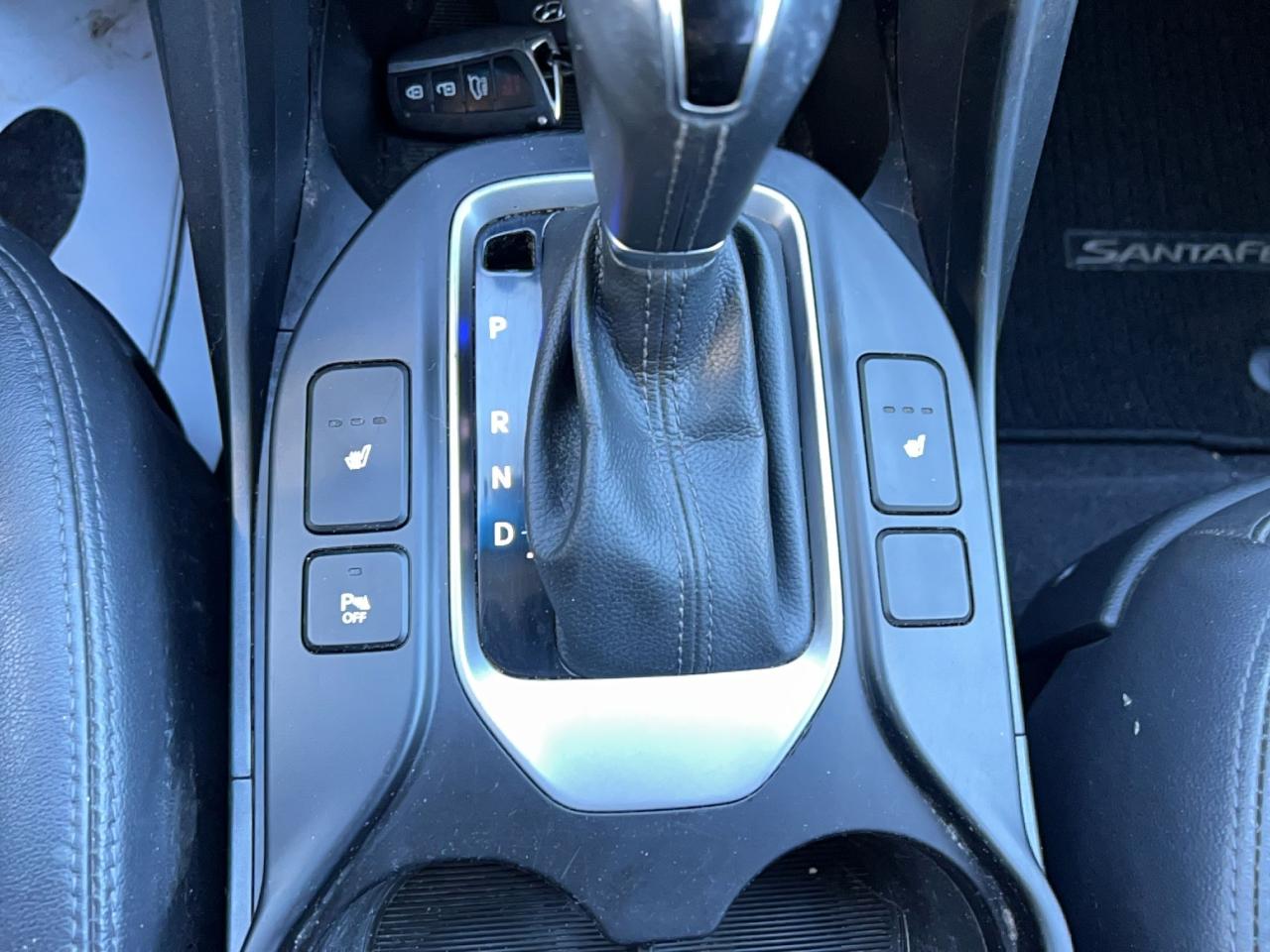 2017 Hyundai Santa Fe XL Luxury REBUILT TITLE Photo