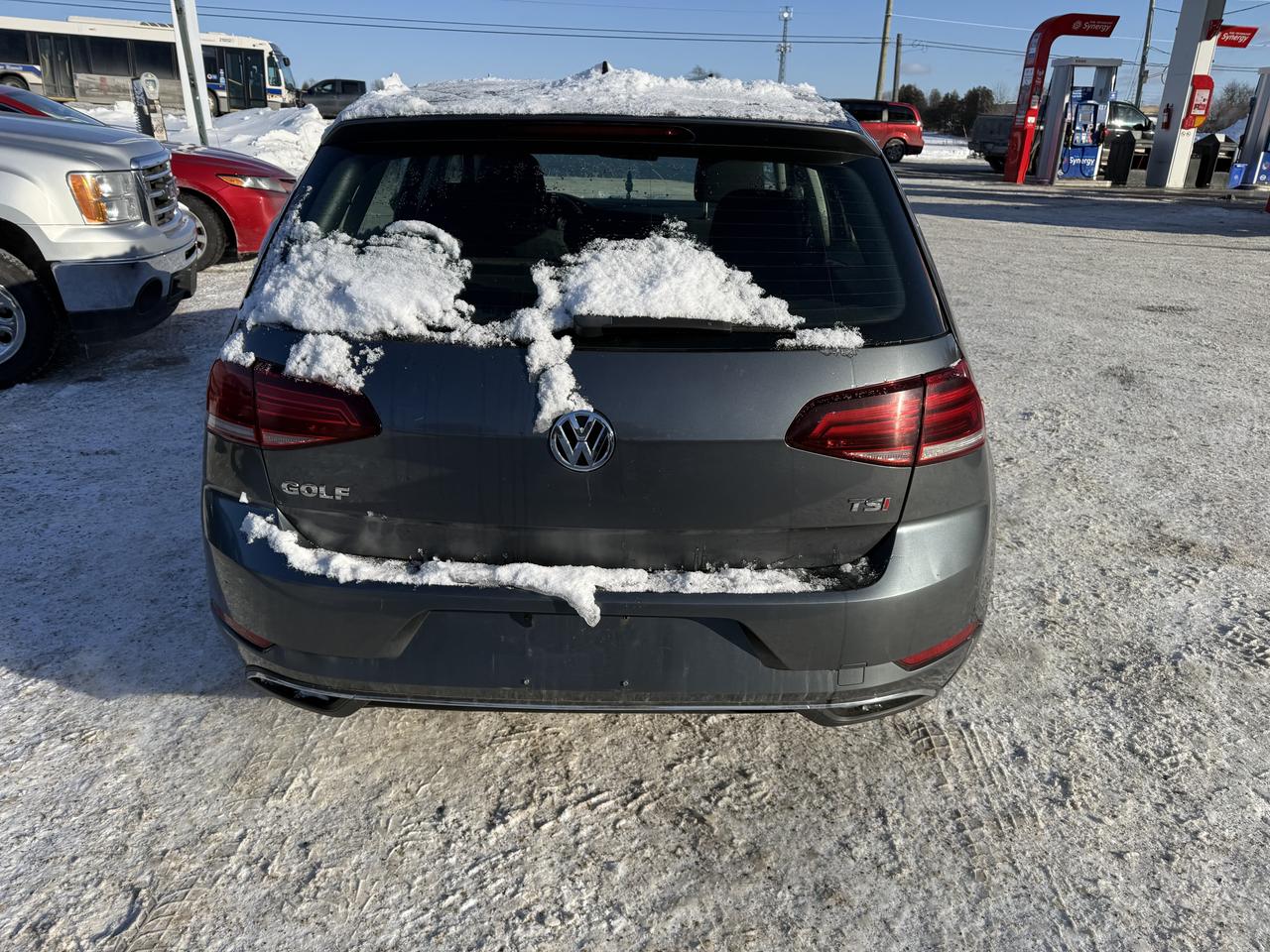 2018 Volkswagen Golf TRENDLINE Photo