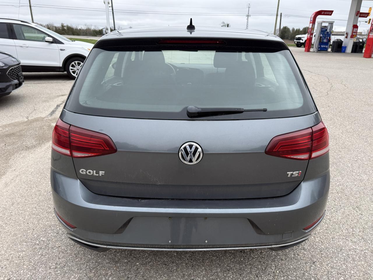 2018 Volkswagen Golf TRENDLINE Photo
