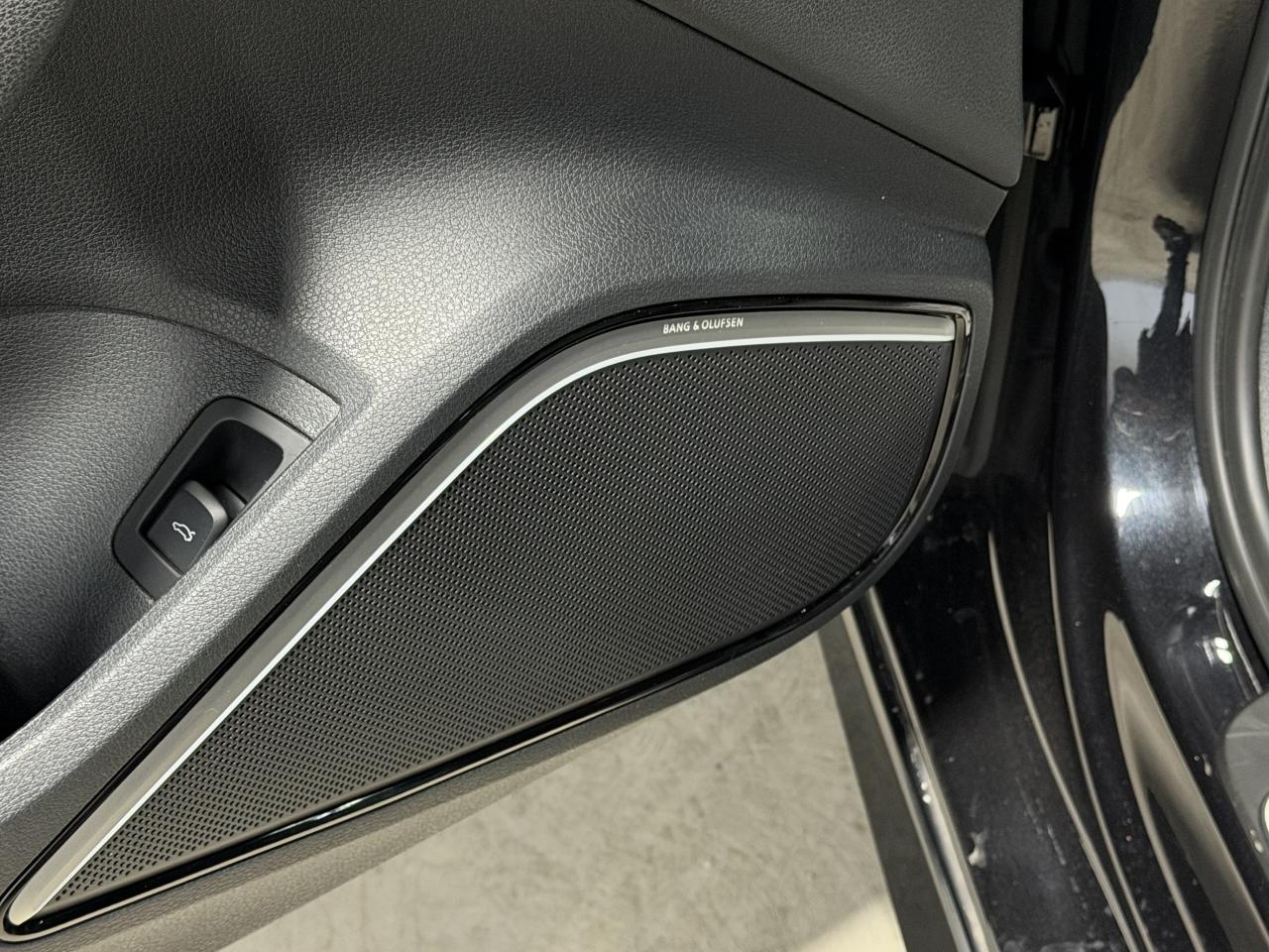 2015 Audi A3 2.0T Technik b&o, Sunroof, Navi Photo