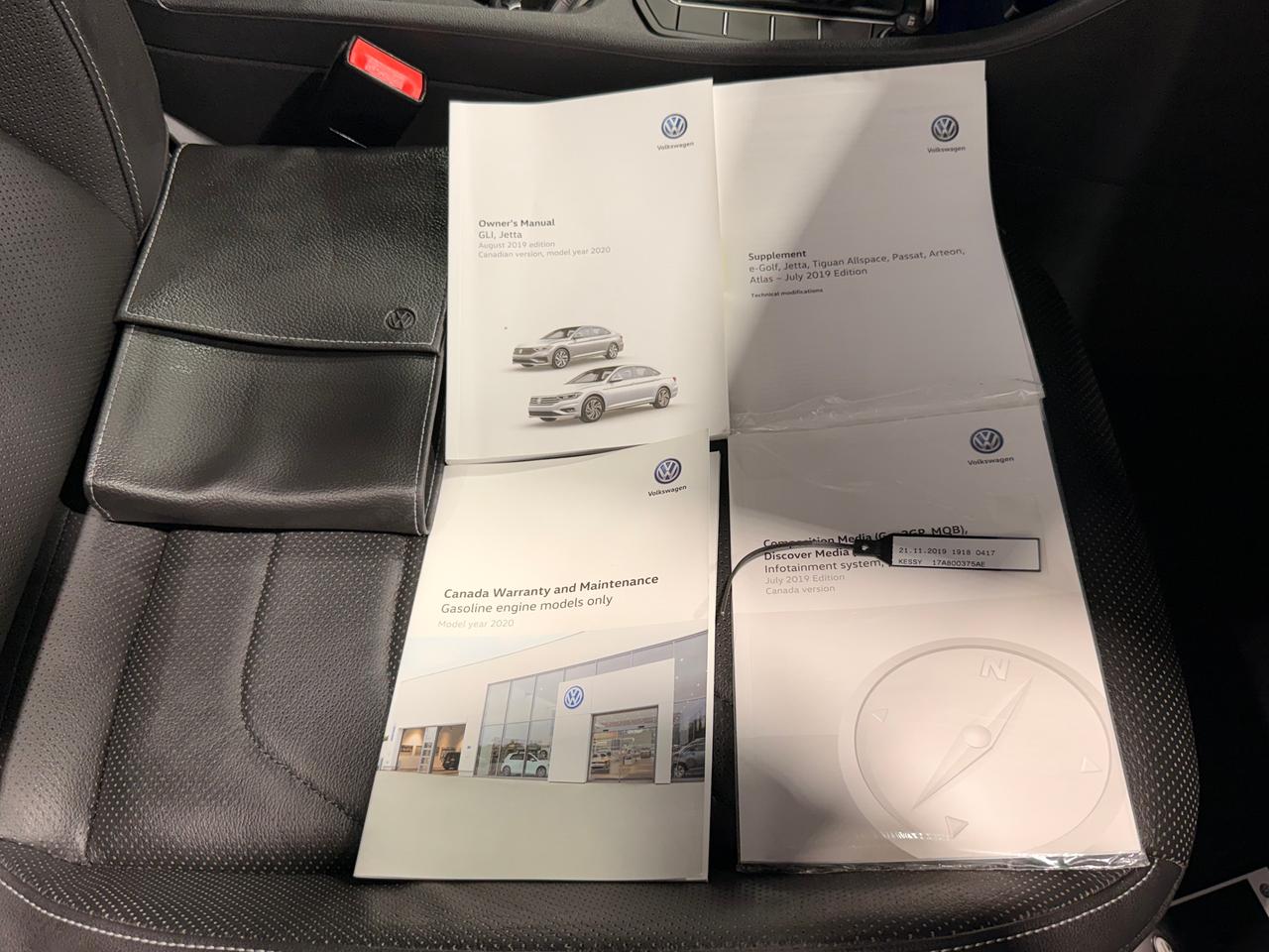 2020 Volkswagen Jetta Execline+Cooled Leather+Roof+CLEAN CARFAX Photo