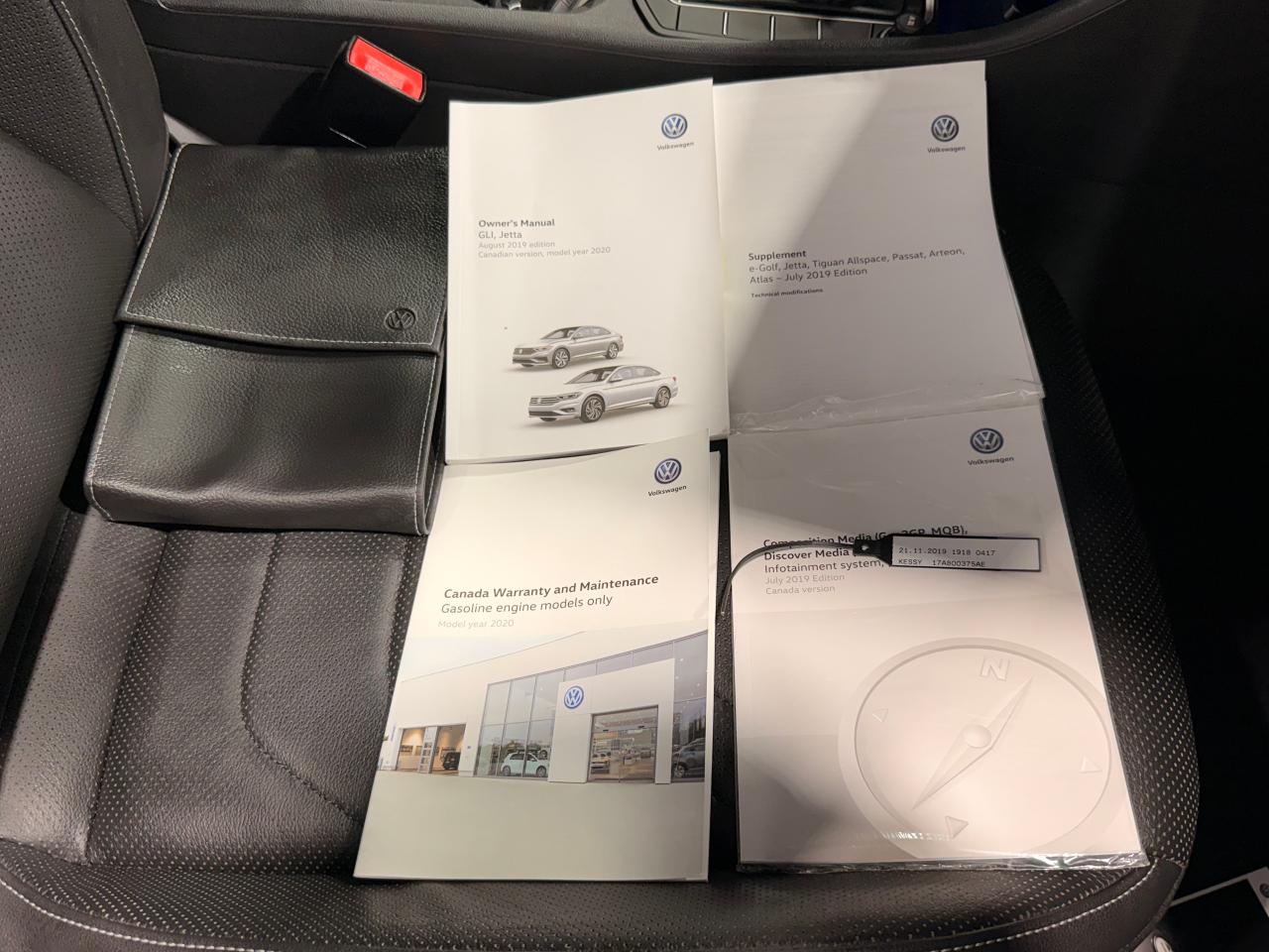 2020 Volkswagen Jetta Execline+Cooled Leather+Roof+CLEAN CARFAX Photo27