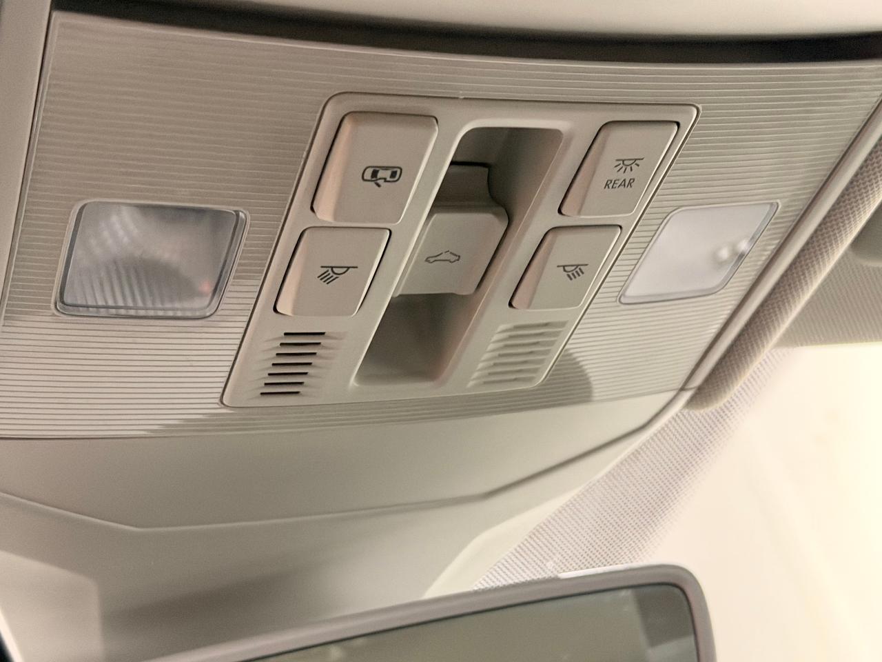 2020 Volkswagen Jetta Execline+Cooled Leather+Roof+CLEAN CARFAX Photo48