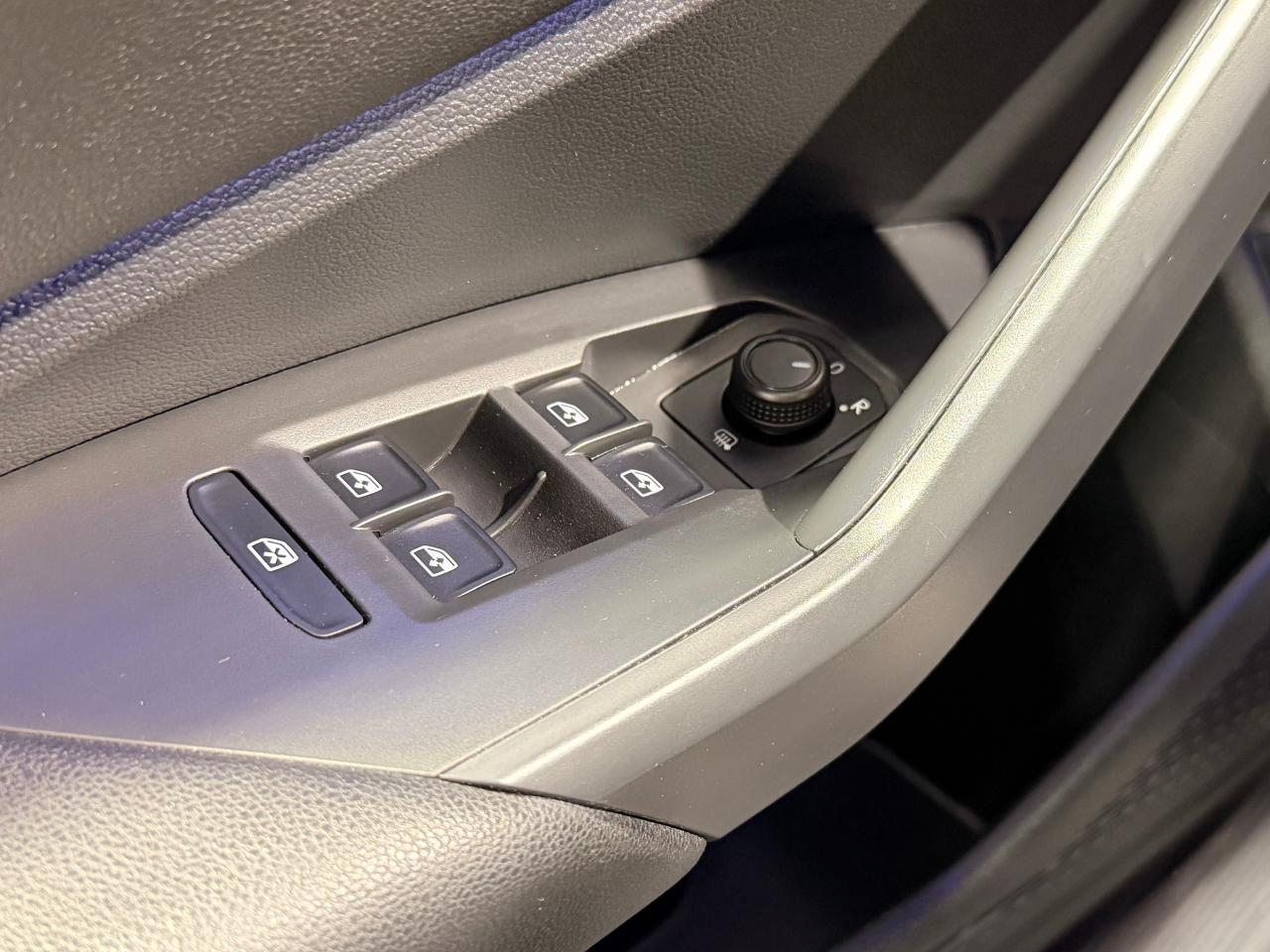 2020 Volkswagen Jetta Execline+Cooled Leather+Roof+CLEAN CARFAX Photo113