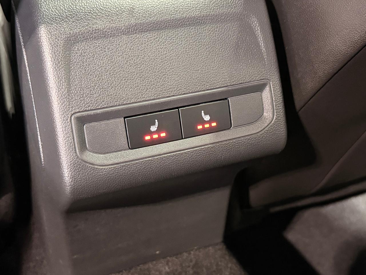 2020 Volkswagen Jetta Execline+Cooled Leather+Roof+CLEAN CARFAX Photo5