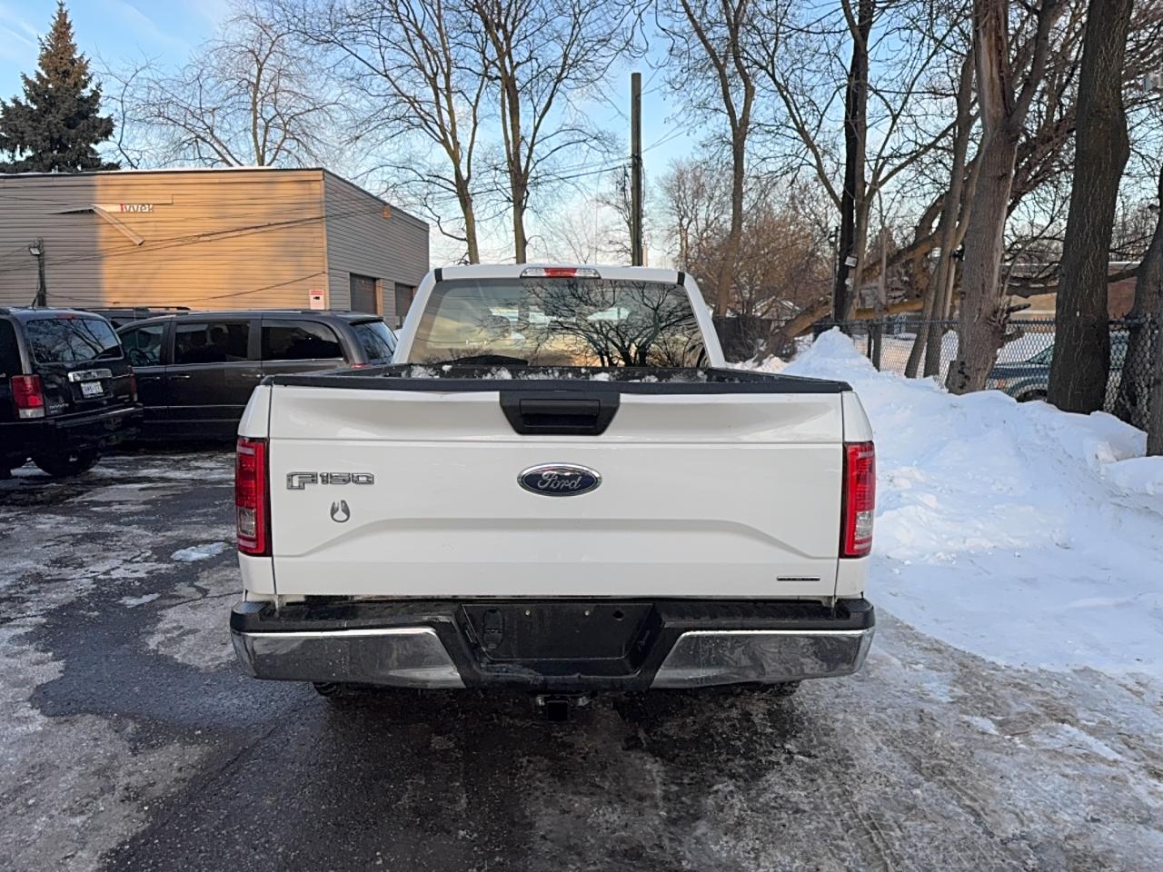 2016 Ford F-150 XLT Photo2