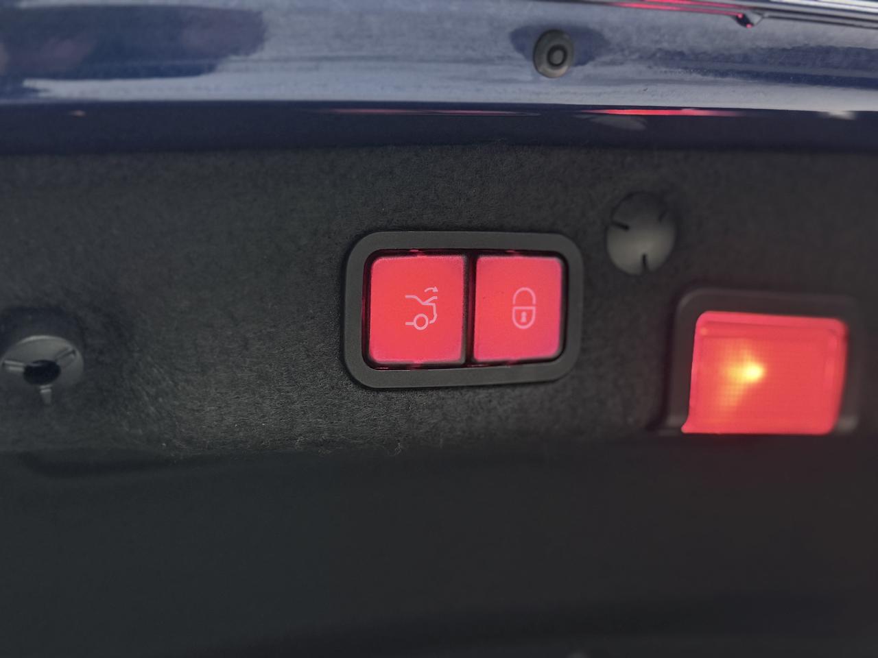 2018 Mercedes-Benz C43 AMG C43|VALVE TRONIC|NAV|LKA|FCW|BSM|PANO| Photo