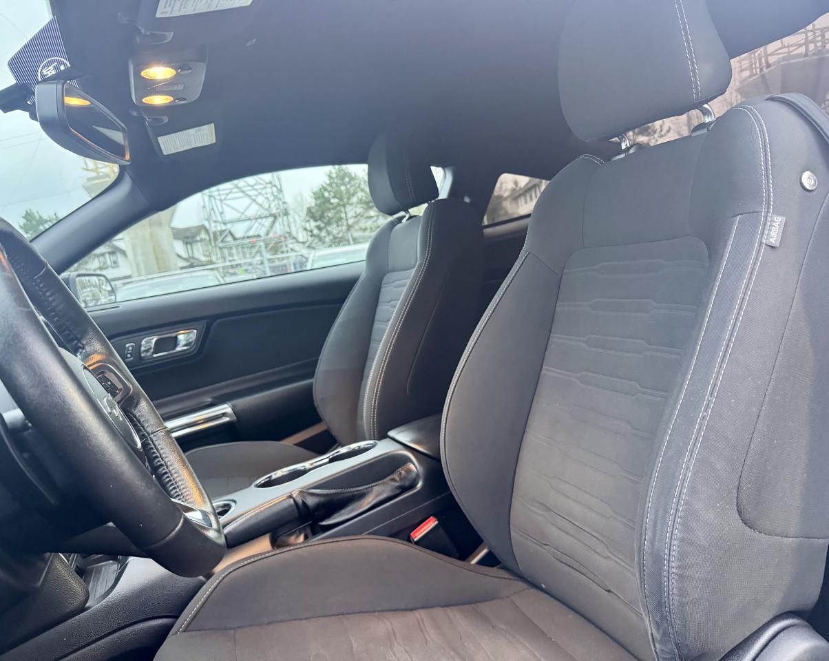 2017 Ford Mustang FINANCING AVAILABLE Photo9