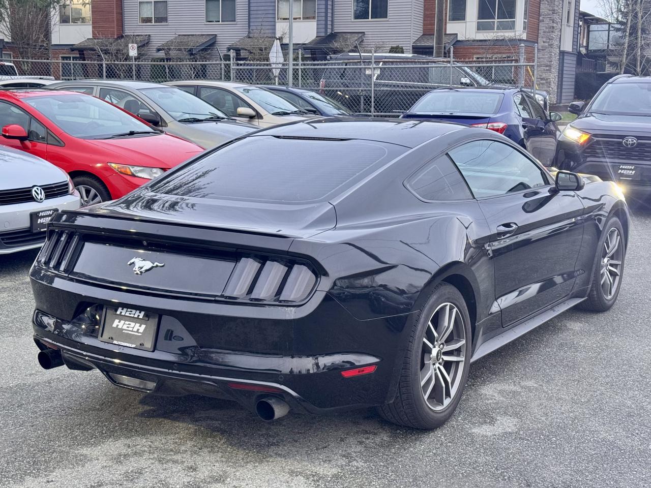 2017 Ford Mustang FINANCING AVAILABLE Photo5