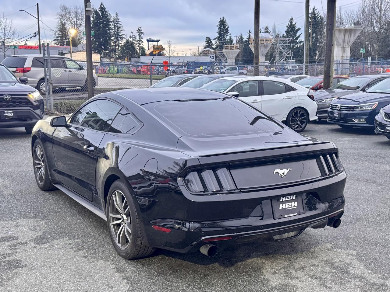 2017 Ford Mustang FINANCING AVAILABLE Photo7