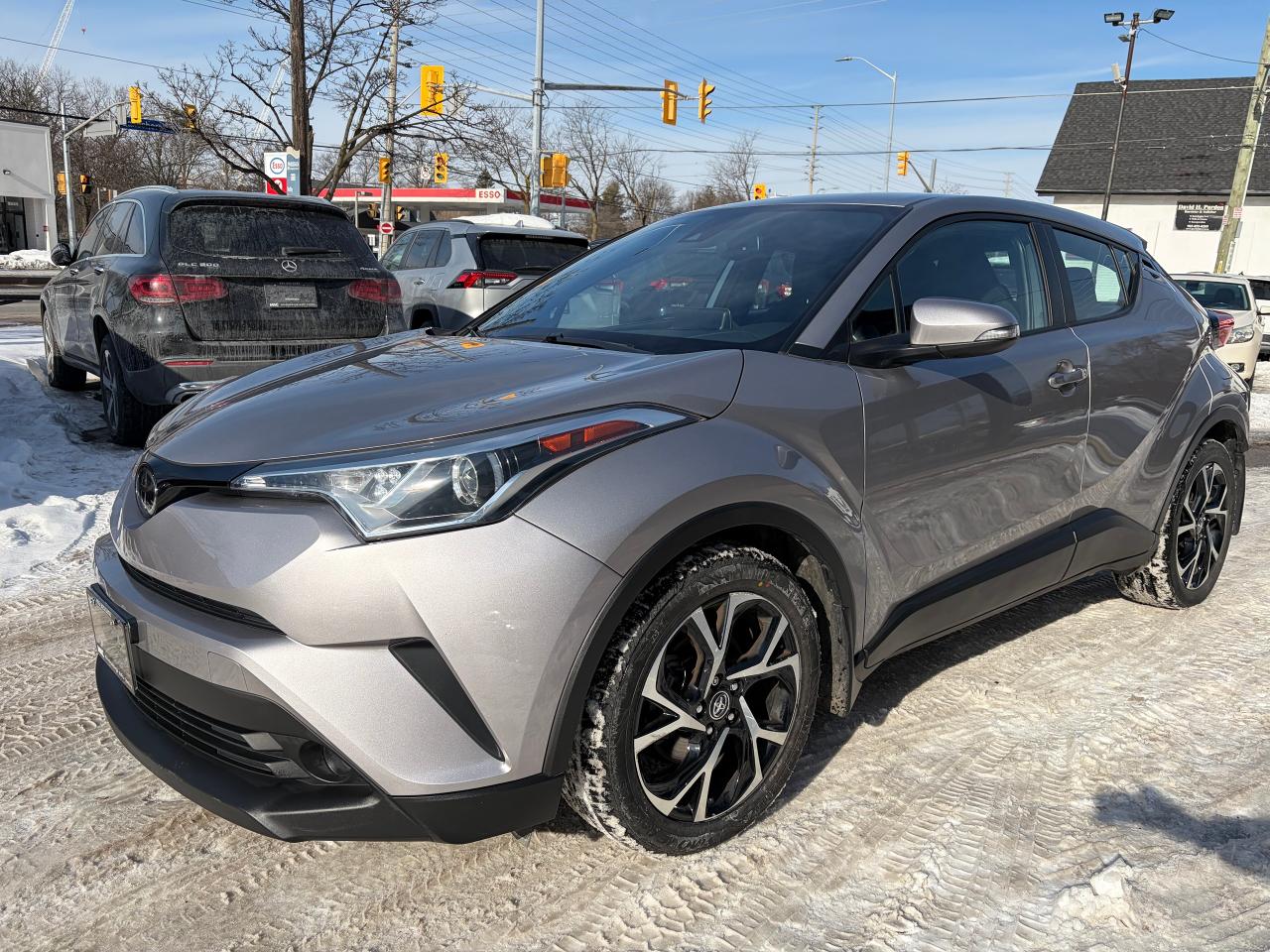 2019 Toyota C-HR XLE - Photo #1